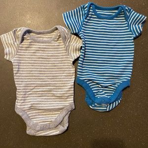 Hanna Anderson (Moon and back) onesies